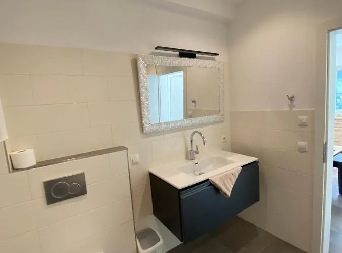 Lukic アパート カプルーン