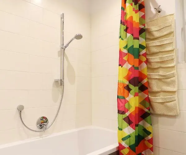 Lukic アパート カプルーン